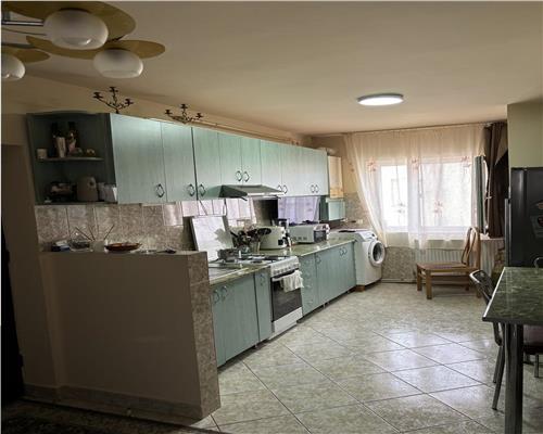 Apartament 3 camere, zona Han